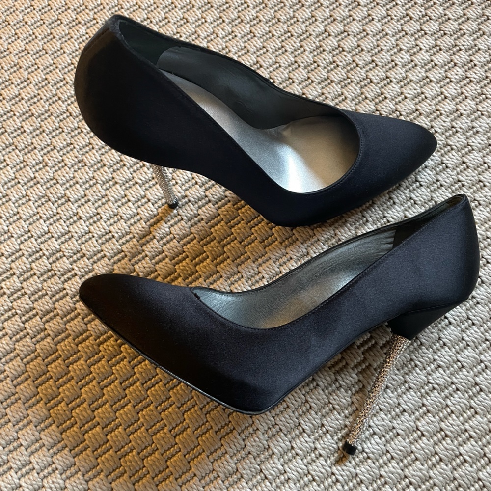 Stuart Weitzman Satin Swarovski Crystal High Heels Size 8